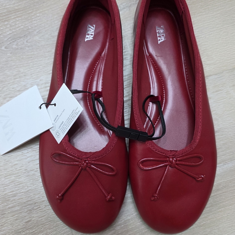 Zara Women's Scarlet Ballet Flats